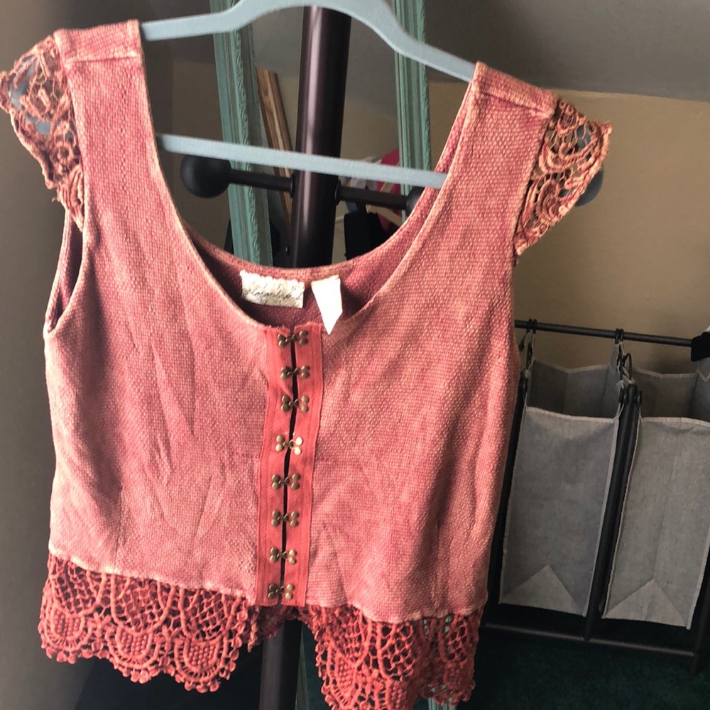 Super cute sleeveless blouse